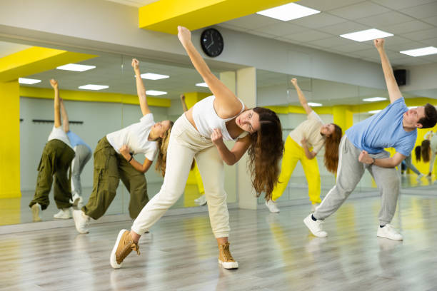 istock Young girl dancing modern dance in studio 1471517479