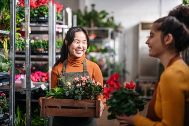 istock Small floral business owners managing their shop. 1471533049