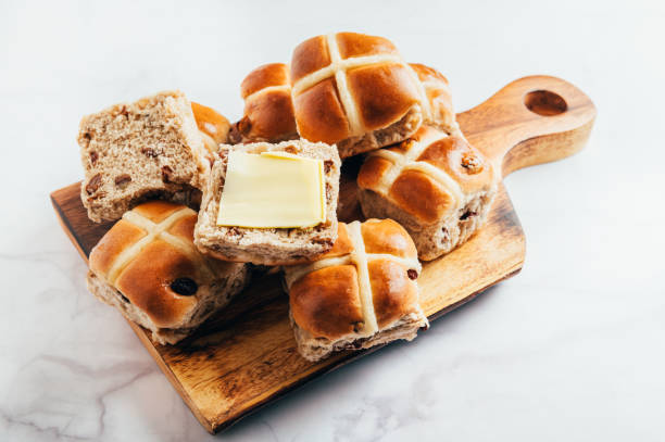 istock Easter Breakfast with Hot Cross Buns 1471533279