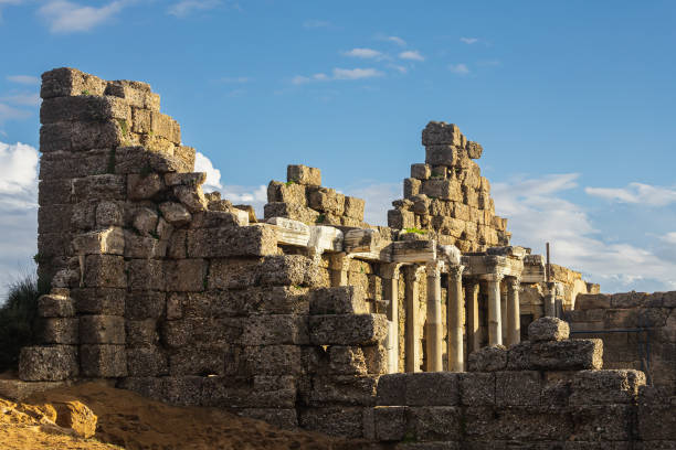 istock An antique ruined city 1471553139
