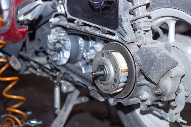 istock Motorcycle mechanic check the condition of Auto Transmission system 1471553367