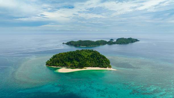 istock Tropical island with sandy beach. 1471576645