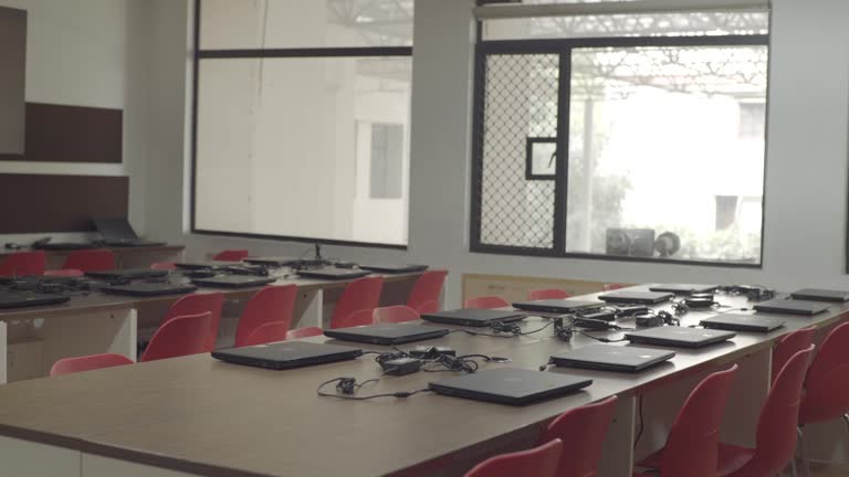 Empty Computer Lab Laptops 70+ Empty Computer Lab Stock Videos and Royalty-Free Footage - iStock