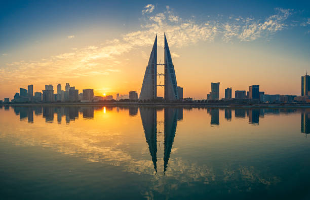 bahrain sonnenaufgang - bahrain stock-fotos und bilder