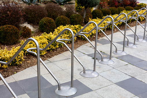 Empty bicycle rack parking station