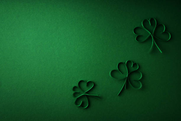 istock Saint Patrick day flat lay concept with shamrock clover on green background 1471653655