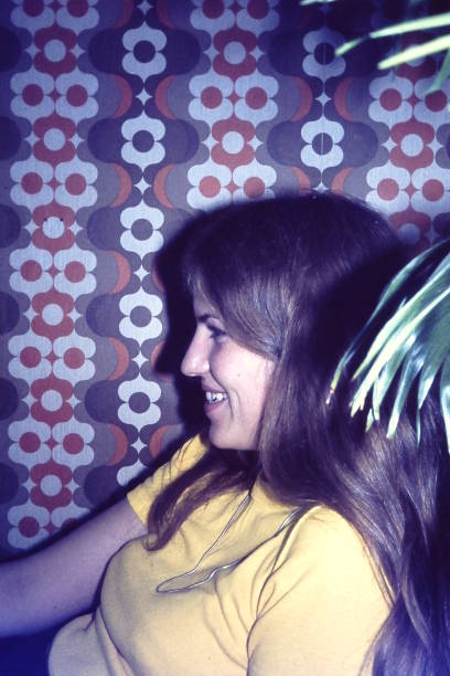 istock Young woman in the seventies 1471676561