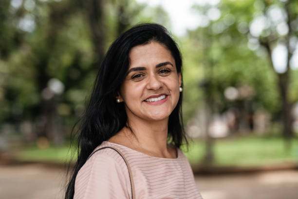 istock Smiling latin woman 1471688594