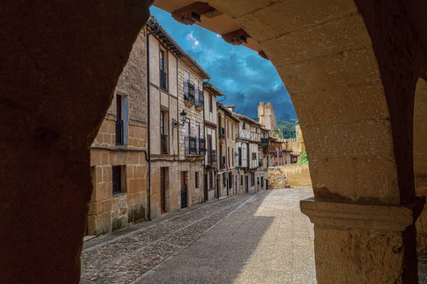 istock medieval village street 1471707851