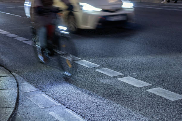 istock night_bike 1471719757