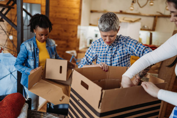 istock Moving to a new home 1471724846
