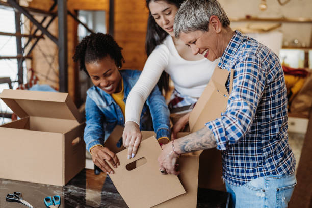 istock Moving to a new home 1471725868