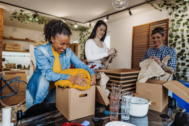 istock Moving to a new home 1471726038