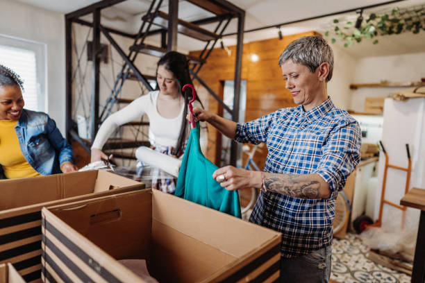 istock Moving to a new home 1471726726