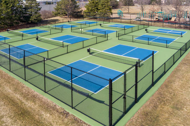 istock Aerial view of pickleball courts 1471733486