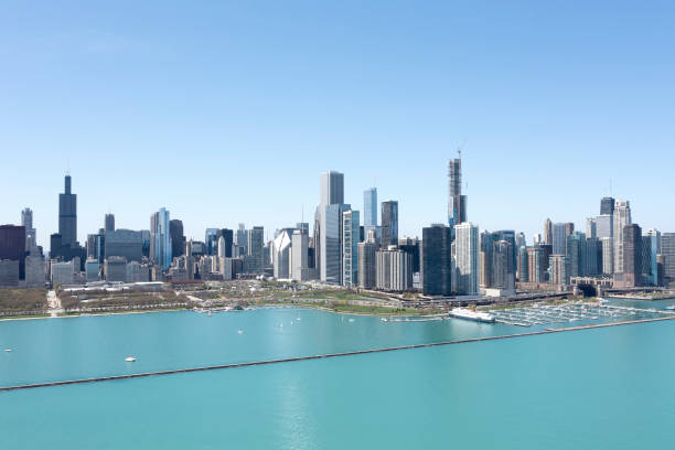 istock Aerial view of Chicago waterfront skyline 1471756990