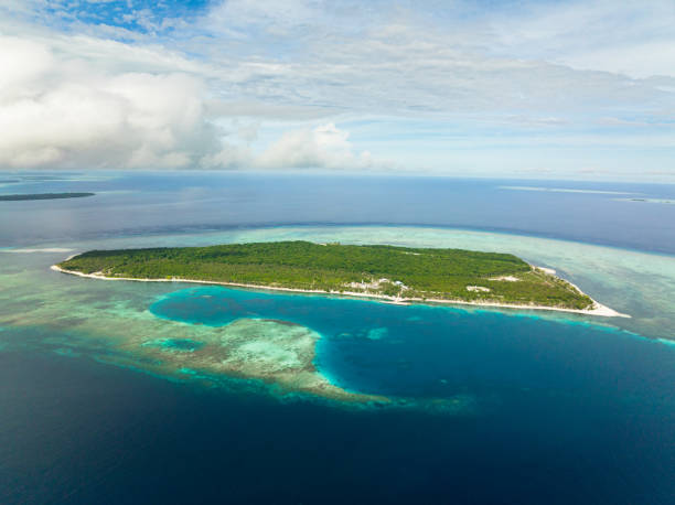 istock Island with beautiful beach. Philippines 1471783014