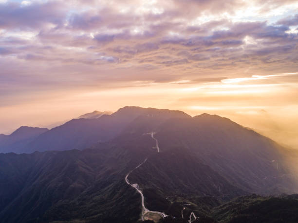 istock beautiful sunrise on the mountain 1471784414