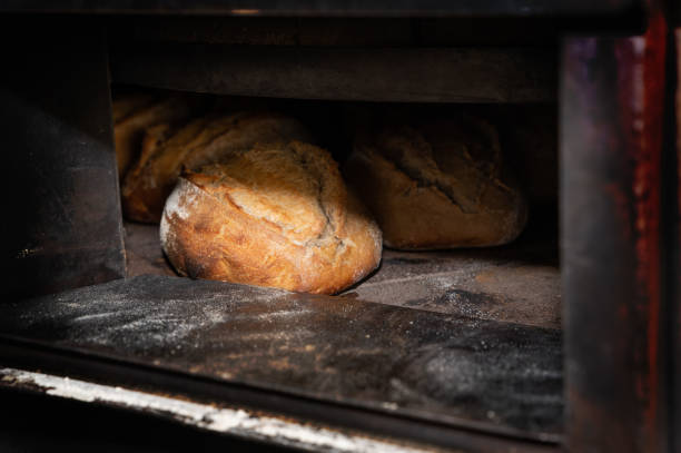 istock Fresh and tasted french bread 1471848799