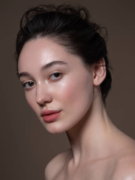 istock Beautiful natural woman 1471858472
