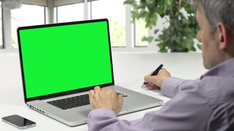 Laptop Green Screen