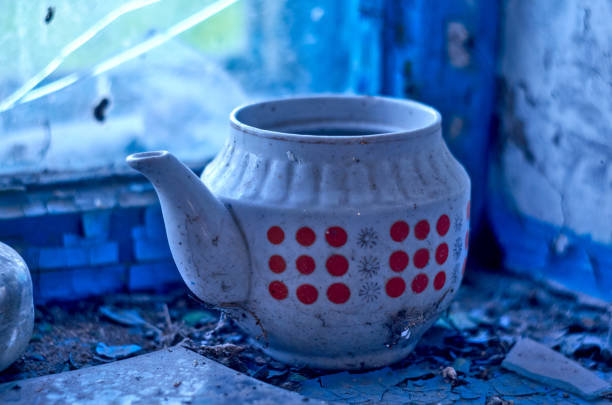istock Porcelain teapot on the windowsill 1471867093