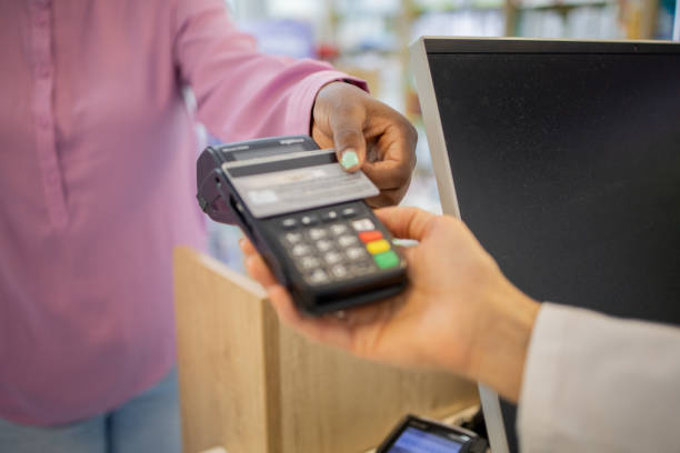 istock Shopping at the pharmacy 1471871322