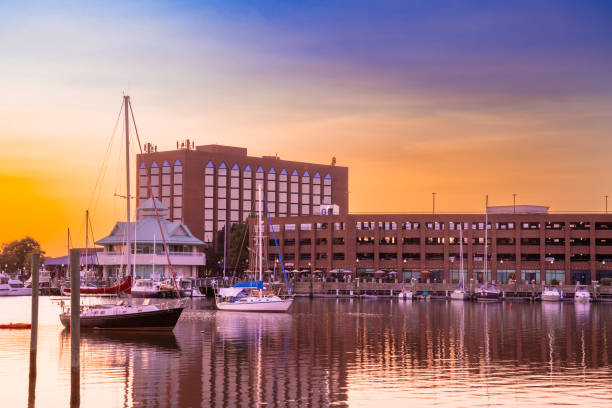 istock Sunset over boats and Harbor in Hampton Virginia 1471871887