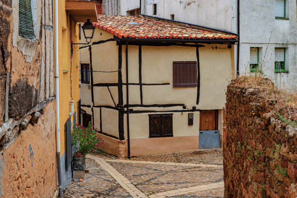 istock old village street 1471898644