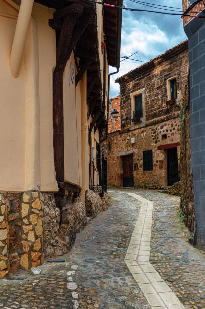 istock old village street 1471898781