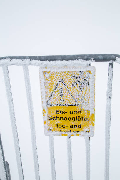 Attention frozen sign