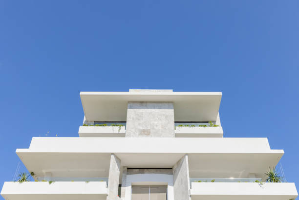 istock Closeup new, modern apartment building, front view, background with copy space 1471951027