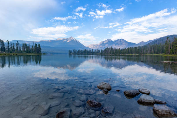 Petit Lake in the Sawtooth Mountains near Sun Valley, Idaho Petit Lake in the Sawtooth Mountain Wilderness Sawtooth National Recreation Area stock pictures, royalty-free photos & images