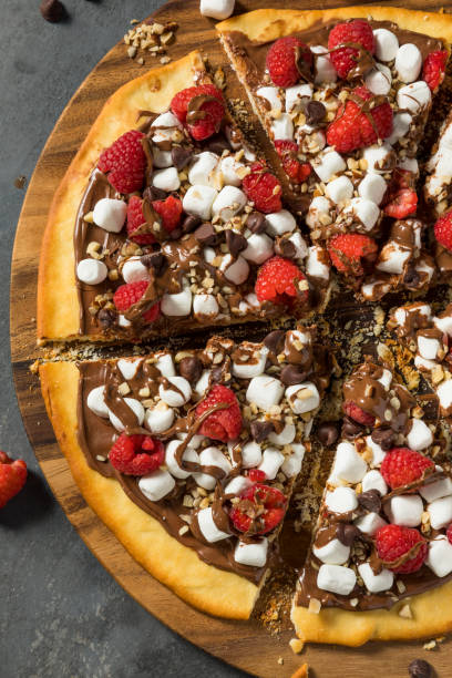 istock Homemade Sweet Chocolate Hazelnut Pizza Pastry 1471971973
