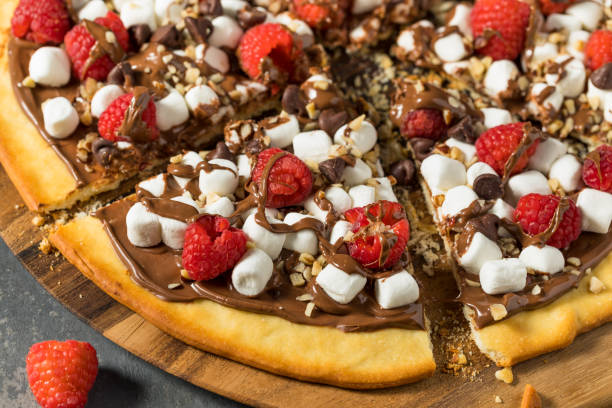 istock Homemade Sweet Chocolate Hazelnut Pizza Pastry 1471971993