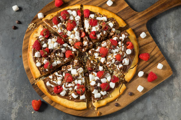 istock Homemade Sweet Chocolate Hazelnut Pizza Pastry 1471972007