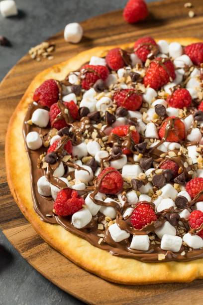 istock Homemade Sweet Chocolate Hazelnut Pizza Pastry 1471972050