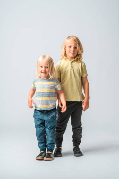 istock Brothers Hanging Out 1471980360