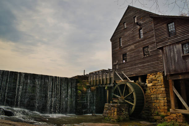 istock Yates Mill Waterwheel Moody Landscape 1471983691