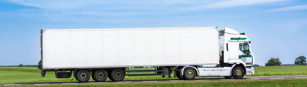 istock Delivery truck on the road 1471987709