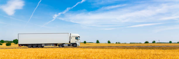 istock Delivery truck on the road 1471987728