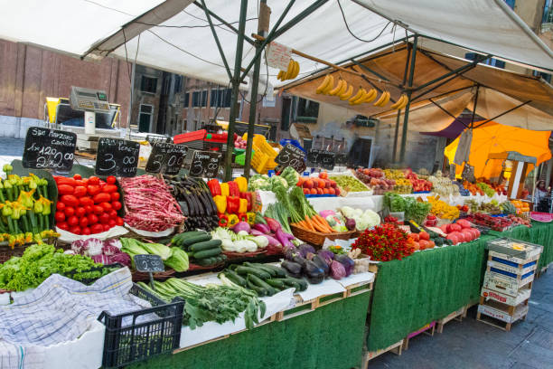 istock Venice open vegetable market 1472001339