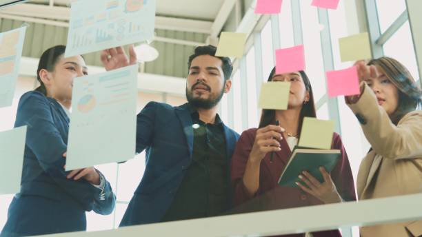 istock Marketing strategy consulting. 1472010397