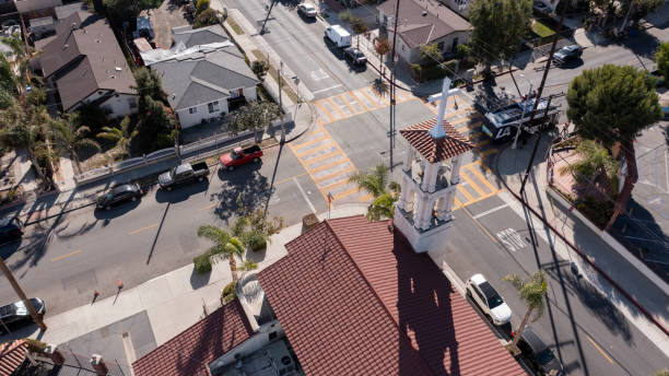 housing and church of wilmington, california - ônibus de dois andares imagens e fotografias de stock