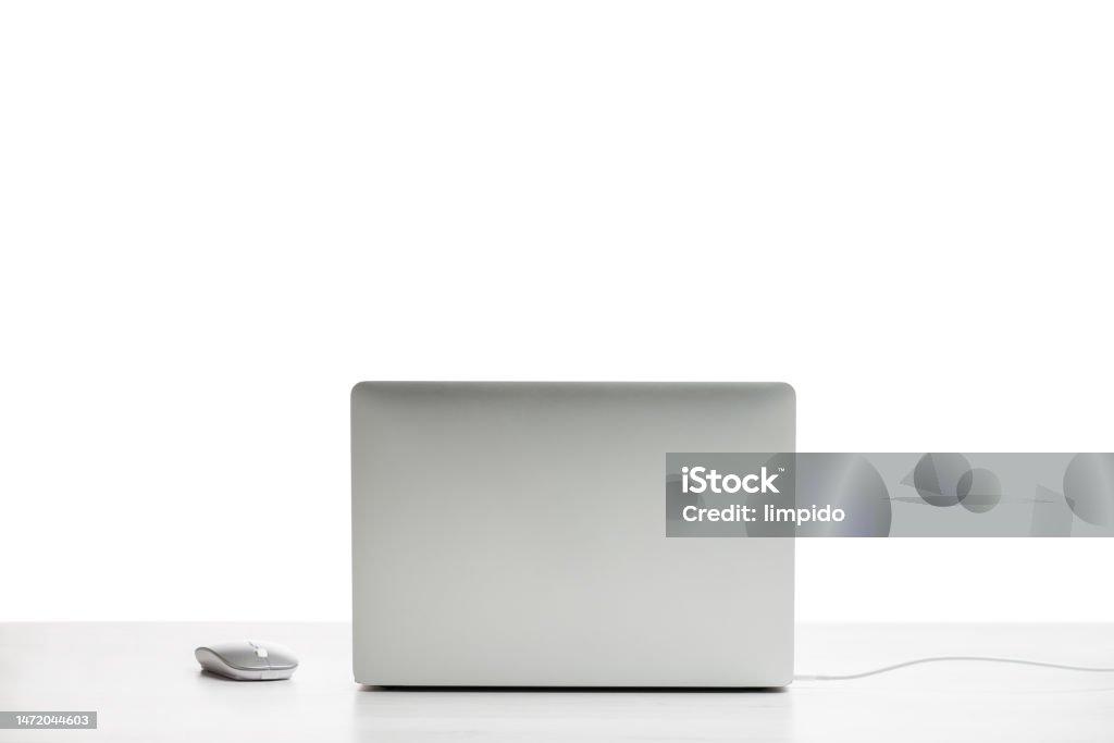 Laptop az irodai asztalon - Jogdíjmentes Hátsó nézet témájú stock fotó Laptop az irodai asztalon - Jogdíjmentes Hátsó nézet témájú stock fotó