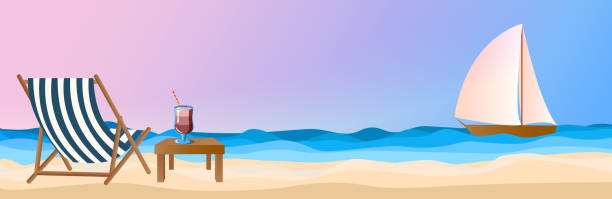 와이드 배너입니다. 여름 저녁 바다 배경, 일몰 분홍색 빛, 바다의 요트, 모래 위의 해변 칵테일. 엽서, 휴가철 광고, 해변 휴가 - sunset beach sky heat stock illustrations