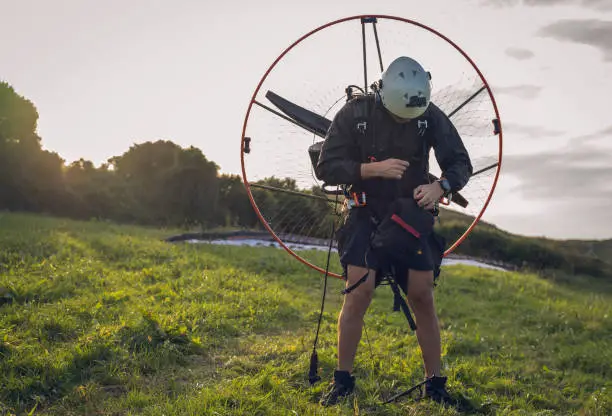 Photo of The thrill of flying solo: Paragliding instructor takes to the skies above Asturias at sunset