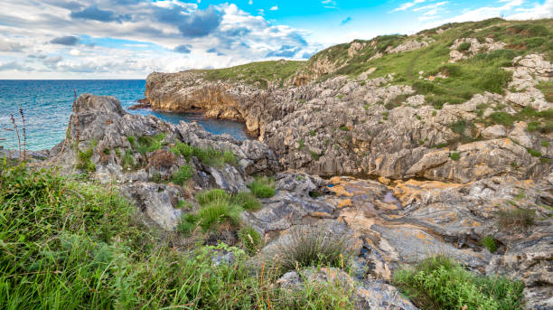 istock Coastline and Cliffs, Buelna, Asturias, Spain 1472067076