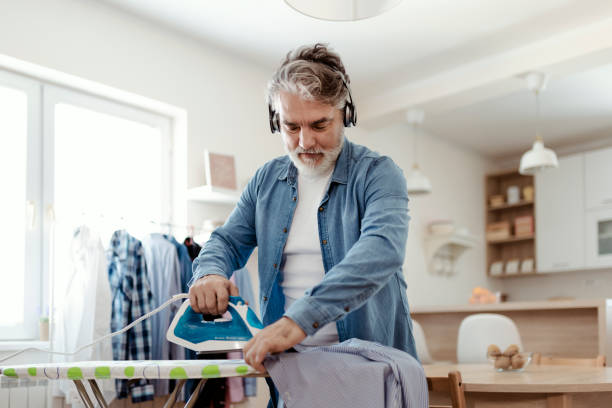 istock Good music gets me through my ironing quicker 1472088178