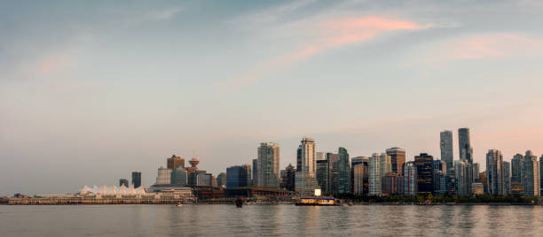 vancouver city - scenics skyline panoramic canada place stock-fotos und bilder